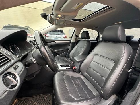 Used 2013 Volkswagen Passat 2.5 SE image 9