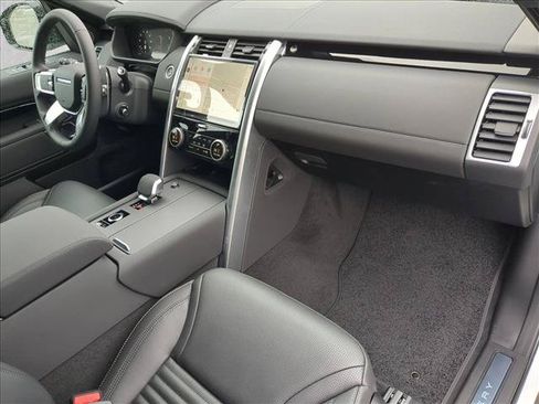 New 2026 Land Rover Discovery S AWD/4WD image 27