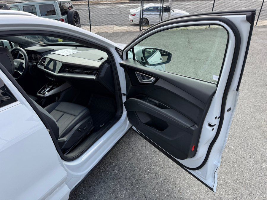 Used 2023 Audi Q4 e-tron Premium Plus w/ Premium Plus RWD image 35