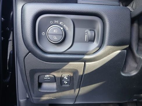 Used 2021 RAM 1500 Big Horn image 25