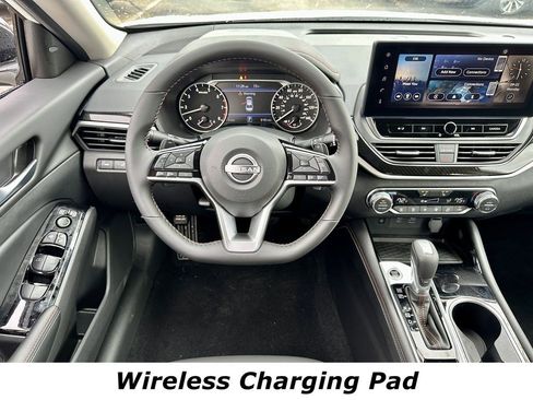 Certified 2025 Nissan Altima 2.5 SR w/ SR Premium Package FWD image 5