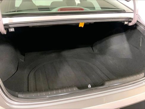 Used 2025 Hyundai Elantra SEL FWD image 4