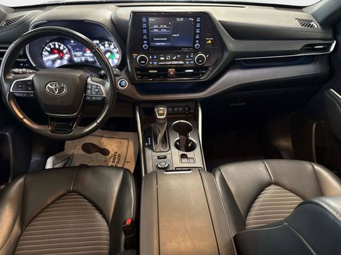 Used 2021 Toyota Highlander XSE image 13