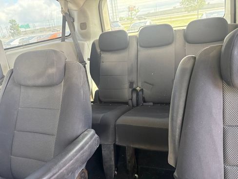 Used 2009 Dodge Grand Caravan SE w/ Climate Group FWD image 14