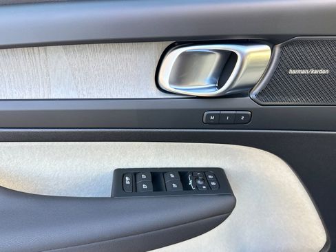 New 2026 Volvo XC40 B5 Ultra w/ Climate Package AWD/4WD image 10