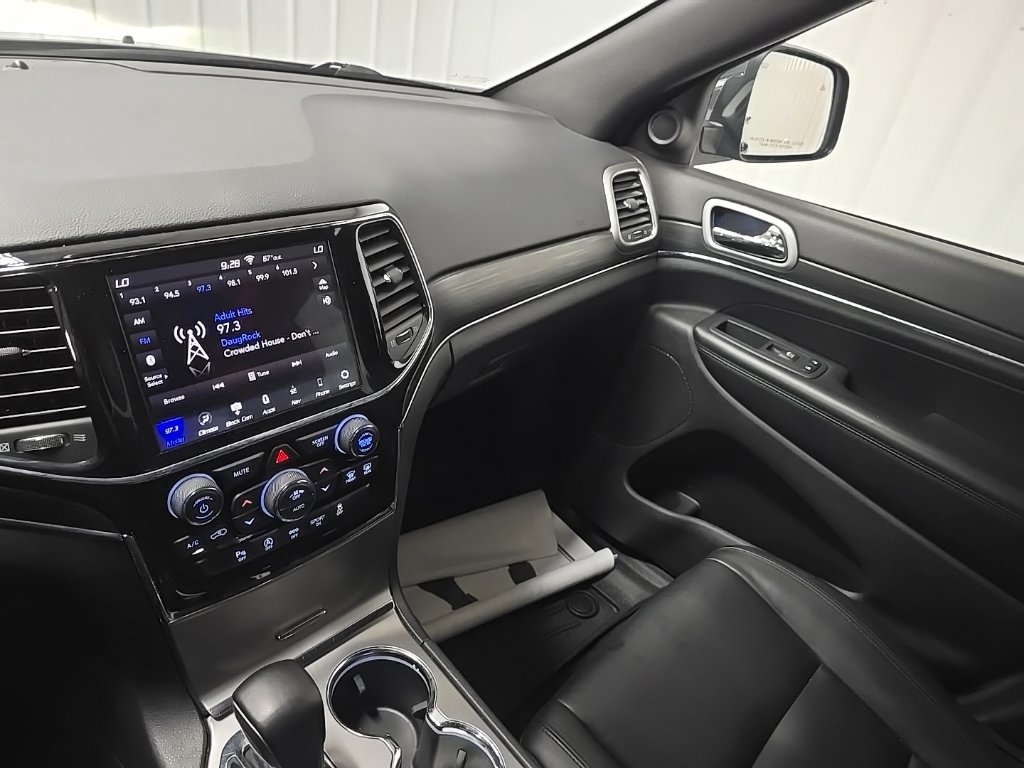 Used 2020 Jeep Grand Cherokee Limited AWD/4WD image 27