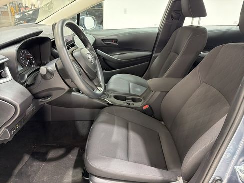 Used 2025 Toyota Corolla LE image 11