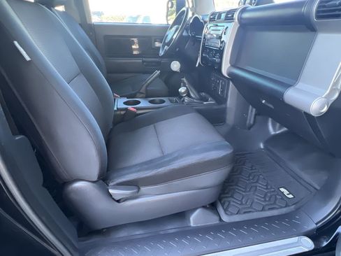 Used 2008 Toyota FJ Cruiser 4WD image 24