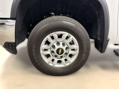 Used 2025 Chevrolet Silverado 2500 LT w/ Convenience Package AWD/4WD image 12
