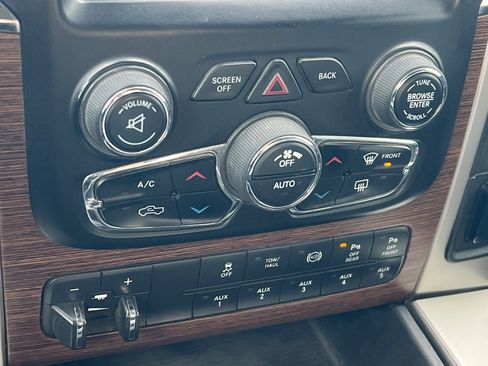 Used 2017 RAM 2500 Laramie w/ Convenience Group image 19