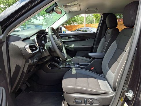 Used 2023 Chevrolet TrailBlazer LT FWD image 22