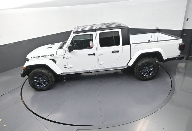 New 2026 Jeep Gladiator Sport AWD/4WD image 13