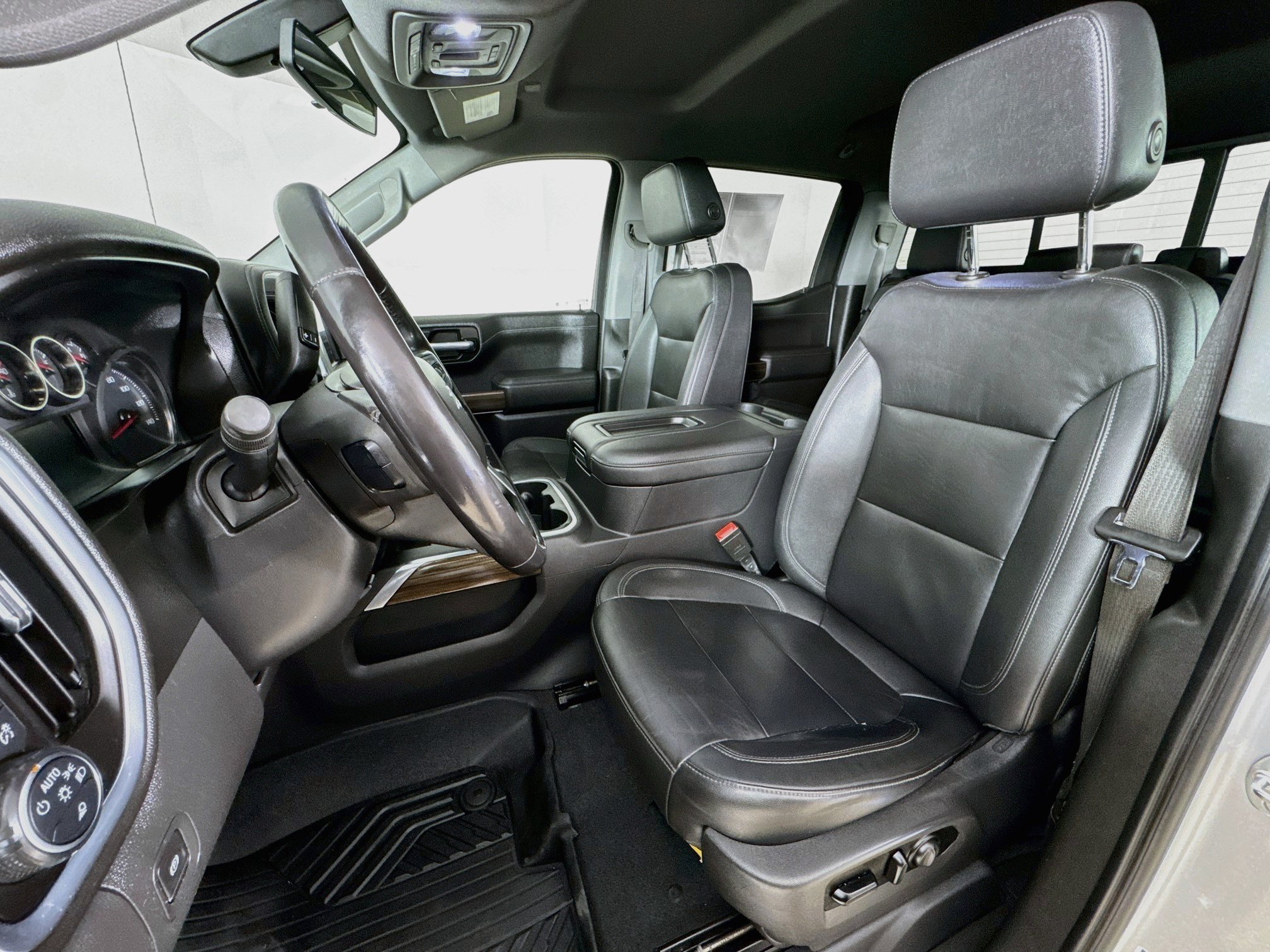 Used 2021 Chevrolet Silverado 1500 RST AWD/4WD image 2