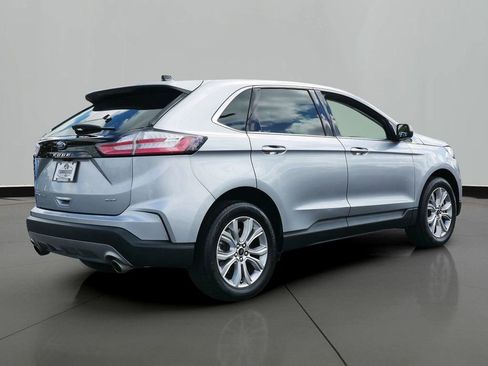 Used 2024 Ford Edge Titanium image 3