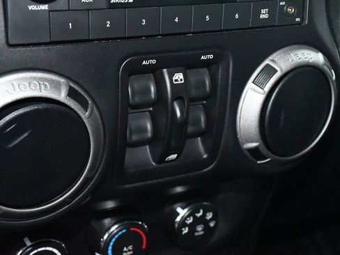 Used 2016 Jeep Wrangler Unlimited Sport AWD/4WD image 29