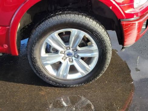 Used 2018 Ford F150 Platinum w/ Equipment Group 701A Luxury image 9