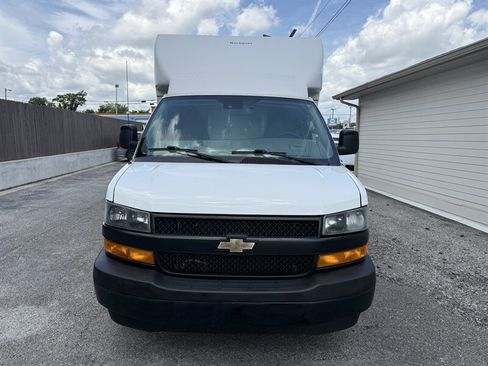 Used 2021 Chevrolet Express 3500 w/ Power Convenience Package RWD image 3