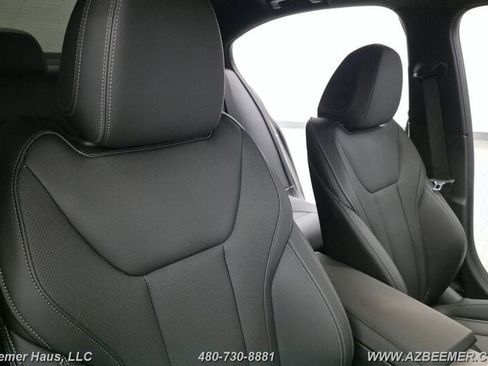 Used 2025 BMW 330i Sedan w/ M Sport Package RWD image 27