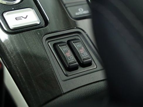 Used 2018 Mitsubishi Outlander SEL image 21