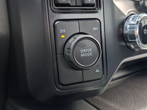 Used 2025 Ford F450 Platinum w/ FX4 Off-Road Package image 34