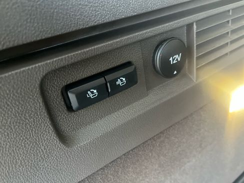 Used 2023 Lincoln Nautilus Reserve w/ Equipment Group 201A image 17