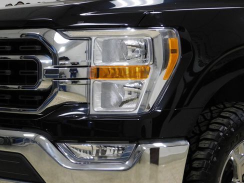 Used 2023 Ford F150 XLT w/ XTR Package image 12