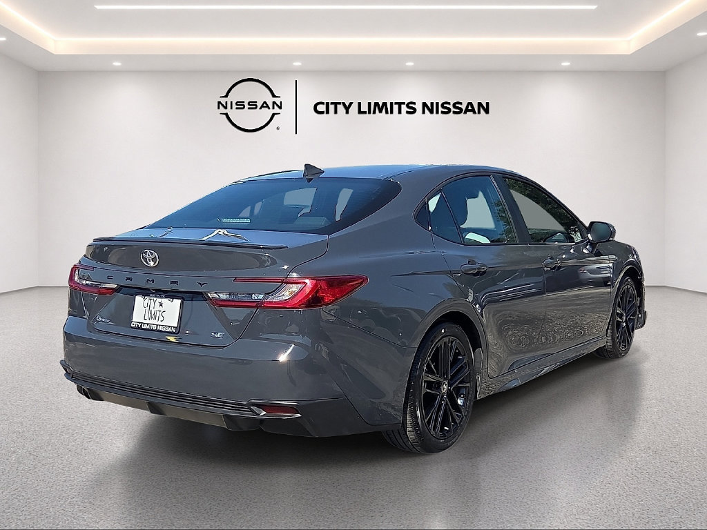 Used 2026 Toyota Camry SE FWD image 11