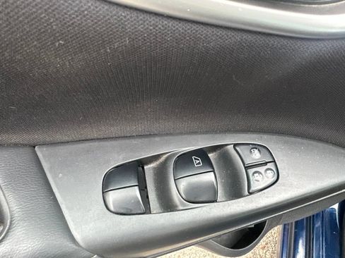 Used 2019 Nissan Sentra SV w/ Special Edition Package FWD image 8