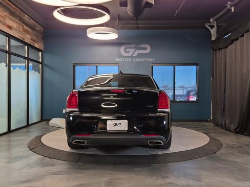 Used 2021 Chrysler 300 Touring L image 4