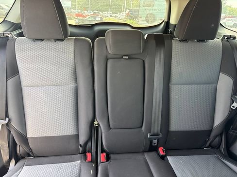 Used 2019 Ford Escape SE FWD image 9