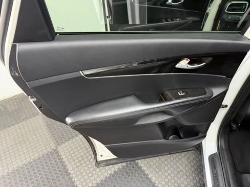 Used 2016 Kia Sorento FWD w/ LX Convenience Package image 32
