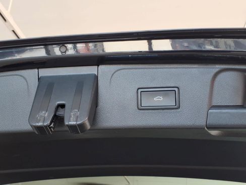 Used 2023 Volkswagen Atlas SE AWD/4WD image 11
