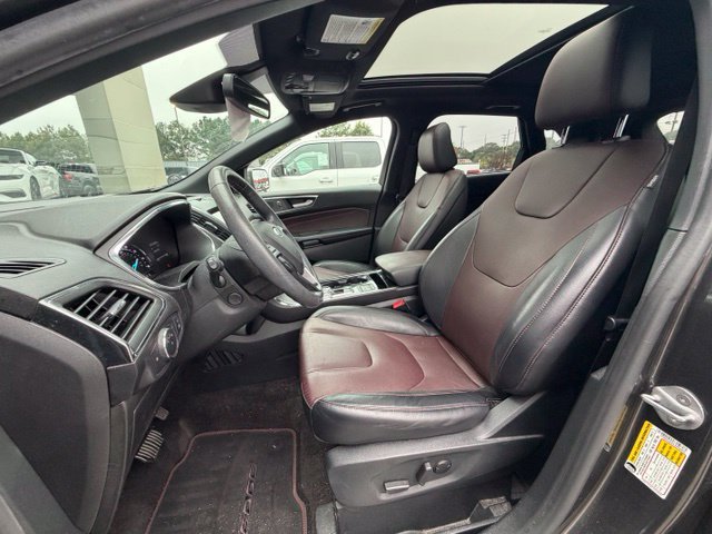 Used 2020 Ford Edge Titanium w/ Equipment Group 301A FWD image 7