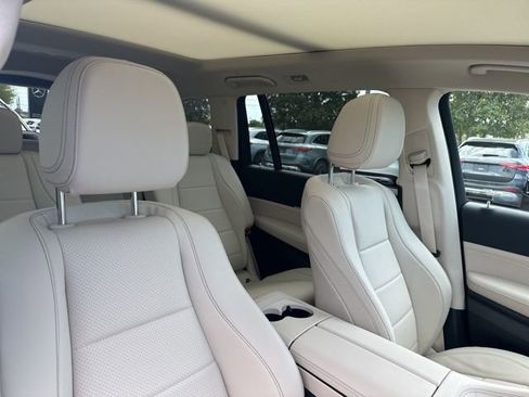 New 2026 Mercedes-Benz GLS 450 4MATIC image 36