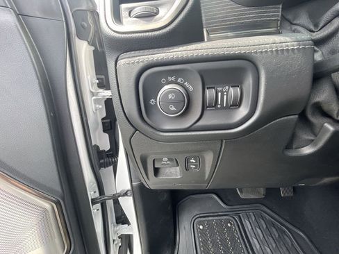 Used 2019 RAM 1500 Limited AWD/4WD image 9