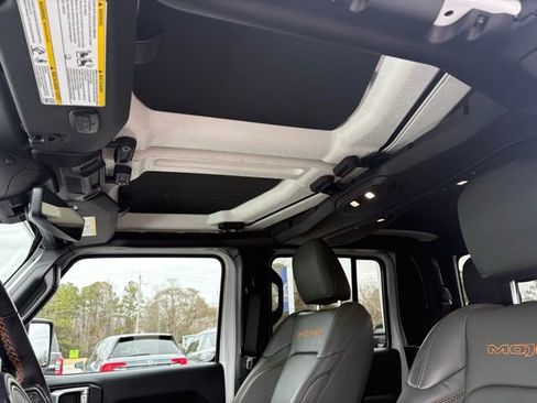 Used 2024 Jeep Gladiator Mojave image 21