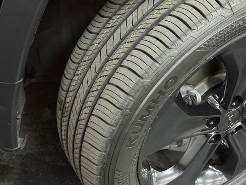 Used 2020 Jeep Compass Latitude image 18