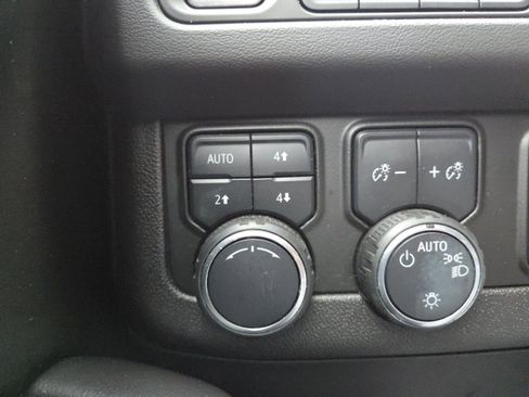 Used 2021 Chevrolet Tahoe Z71 w/ Z71 Signature Package image 6