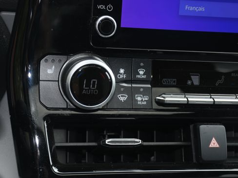 Used 2023 Toyota Highlander XLE AWD/4WD image 15