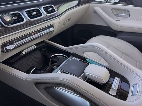 Used 2020 Mercedes-Benz GLS 450 4MATIC image 17