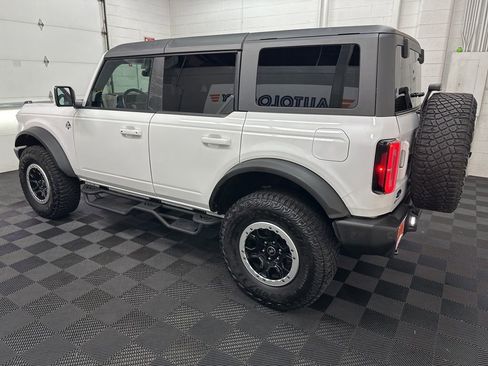 Used 2024 Ford Bronco Outer Banks w/ Sasquatch Package AWD/4WD image 7