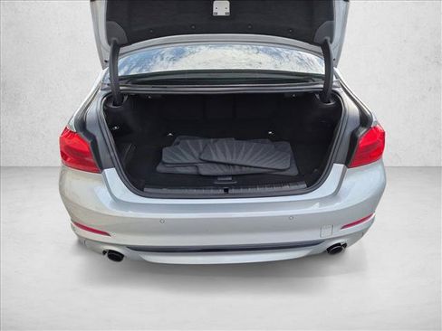 Used 2019 BMW 530e w/ Convenience Package RWD image 6