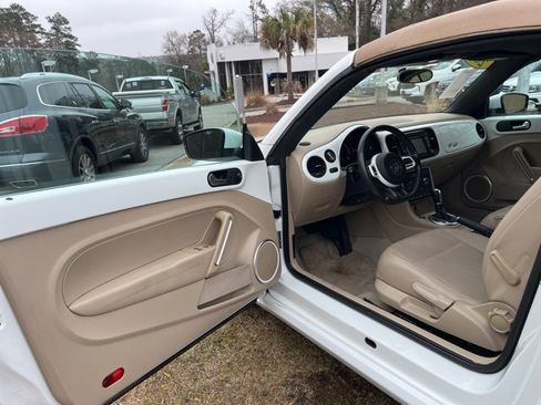 Used 2015 Volkswagen Beetle 1.8T image 4