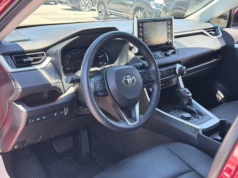 Used 2019 Toyota RAV4 Limited AWD/4WD image 18