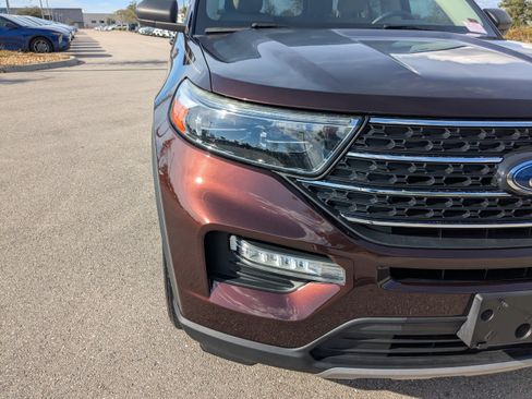Used 2020 Ford Explorer XLT w/ Equipment Group 202A image 12