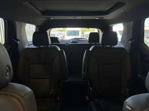 Used 2023 Chevrolet Traverse RS AWD/4WD image 19