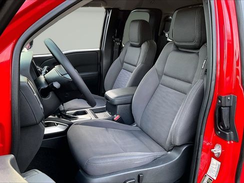 Used 2022 Nissan Frontier SV w/ Technology Package image 20