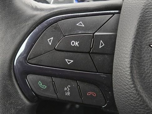 Used 2015 Chrysler 200 S w/ Comfort Group image 9