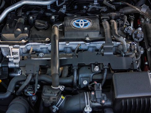 Used 2023 Toyota Corolla LE w/ Carpet Mat Package (TMS) image 27