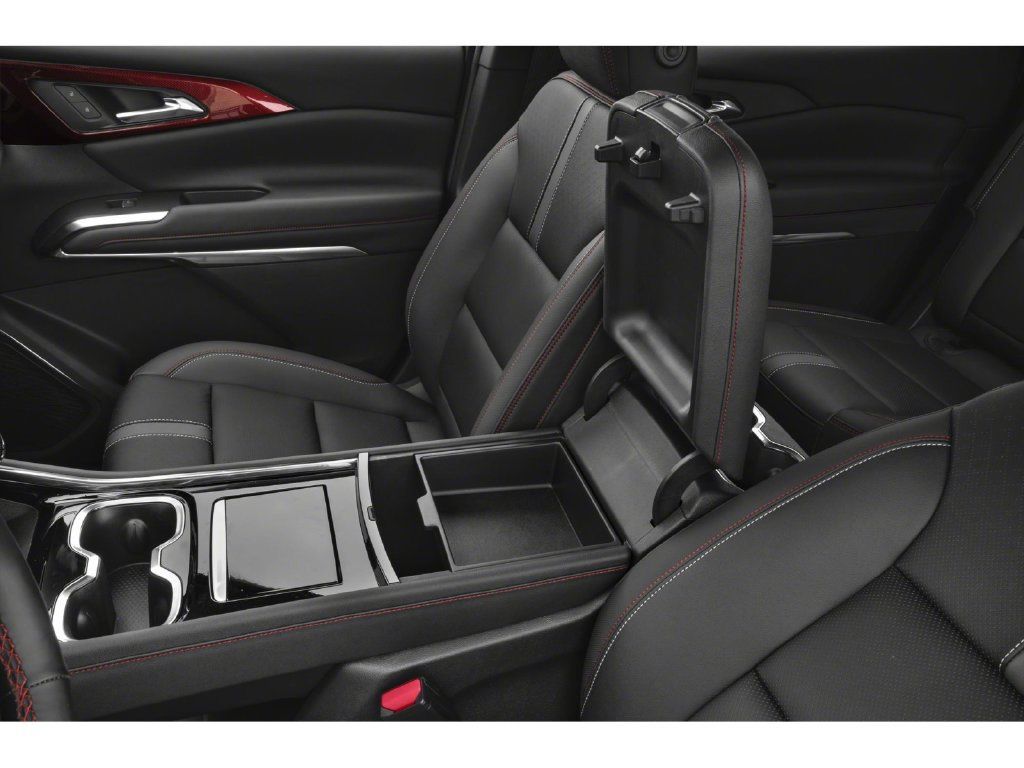 Used 2026 Chevrolet Traverse RS w/ LPO, Floor Liner Package FWD image 9